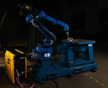 中最高触及749港元